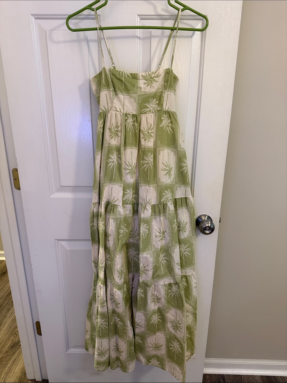 Kivari Green and Cream Palm-Print Tiered Jumpsuit